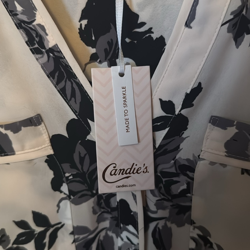 New long sleeve button up blouse with tags - Picture 2 of 4